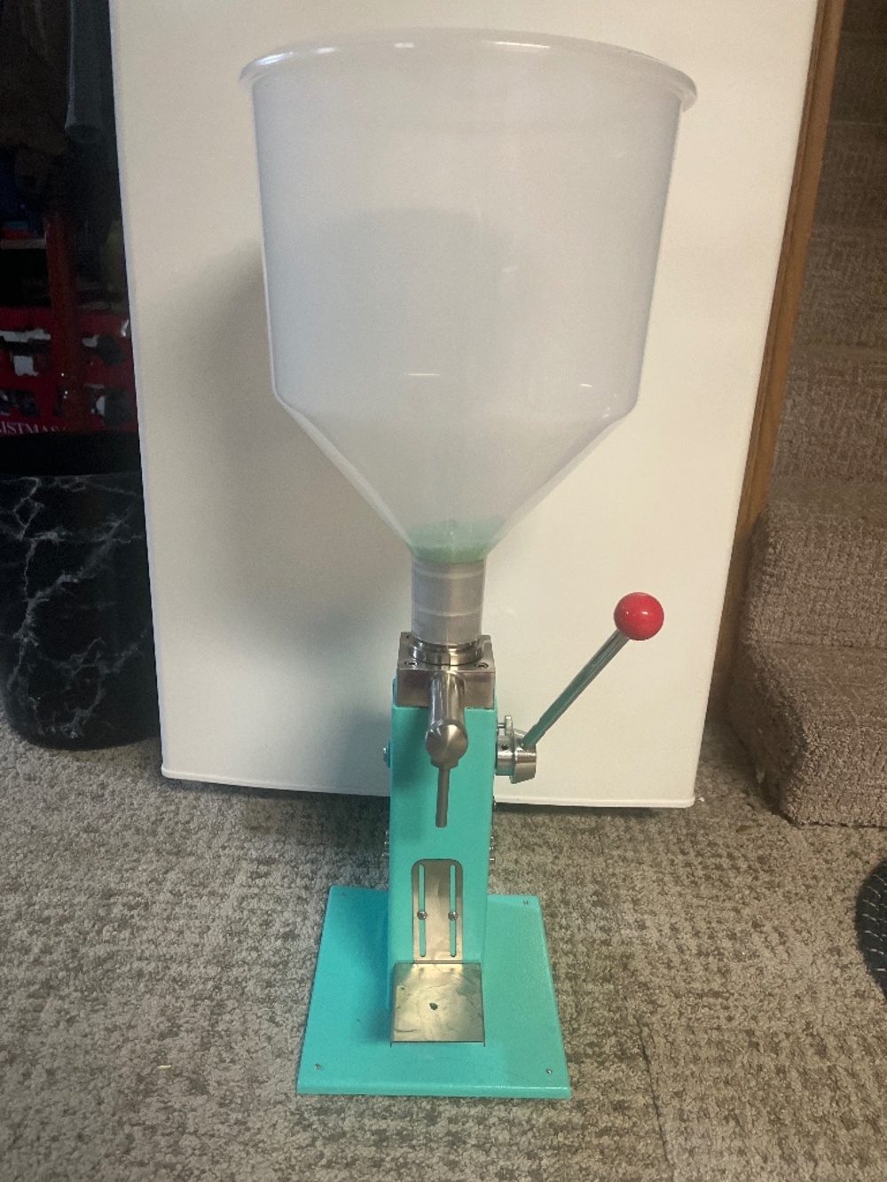 Bottle filler machine